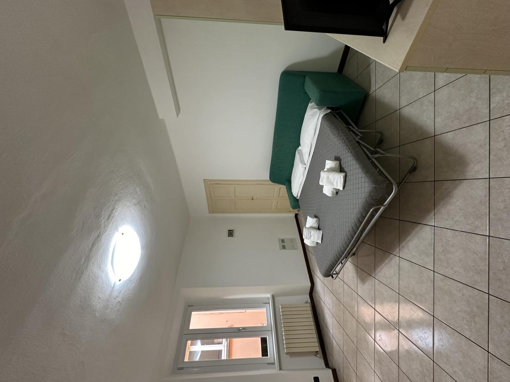 Roncati 7 Center Town Studio Apartments 벨라지오 외부 사진