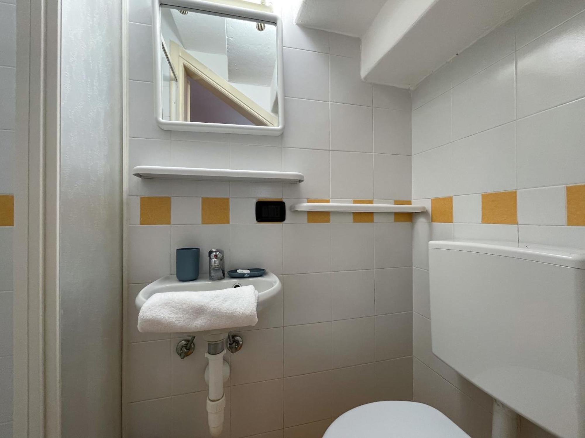 Roncati 7 Center Town Studio Apartments 벨라지오 외부 사진
