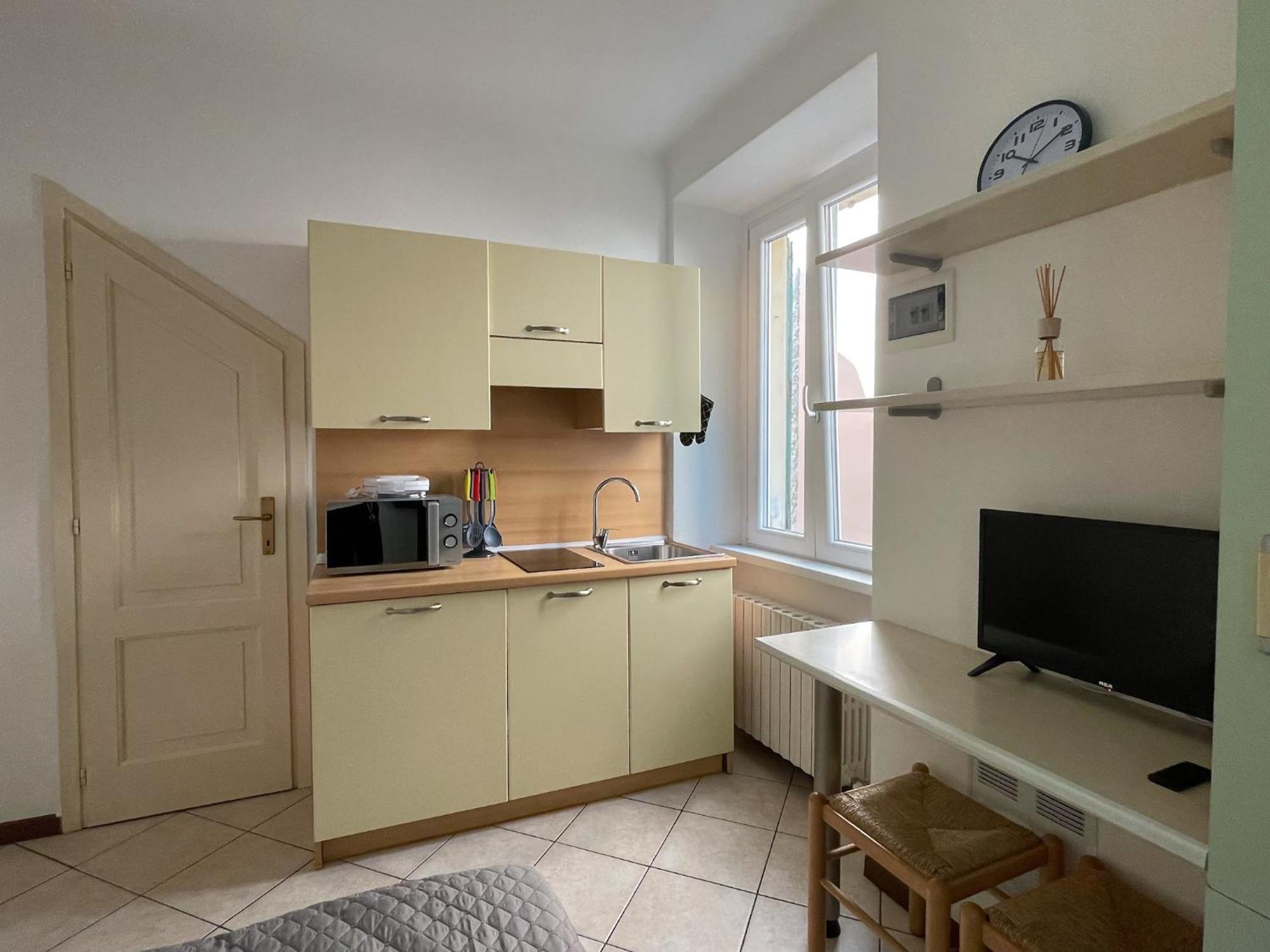 Roncati 7 Center Town Studio Apartments 벨라지오 외부 사진