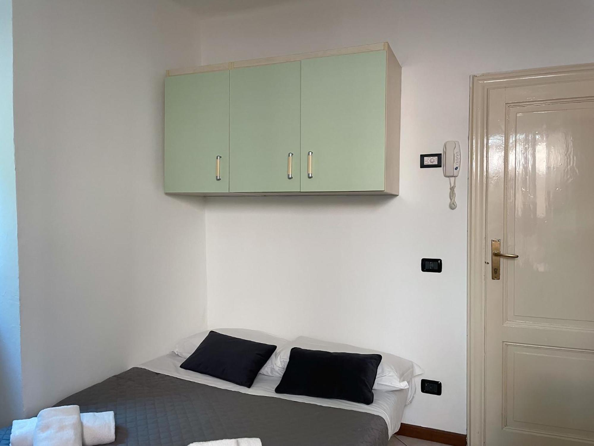 Roncati 7 Center Town Studio Apartments 벨라지오 외부 사진