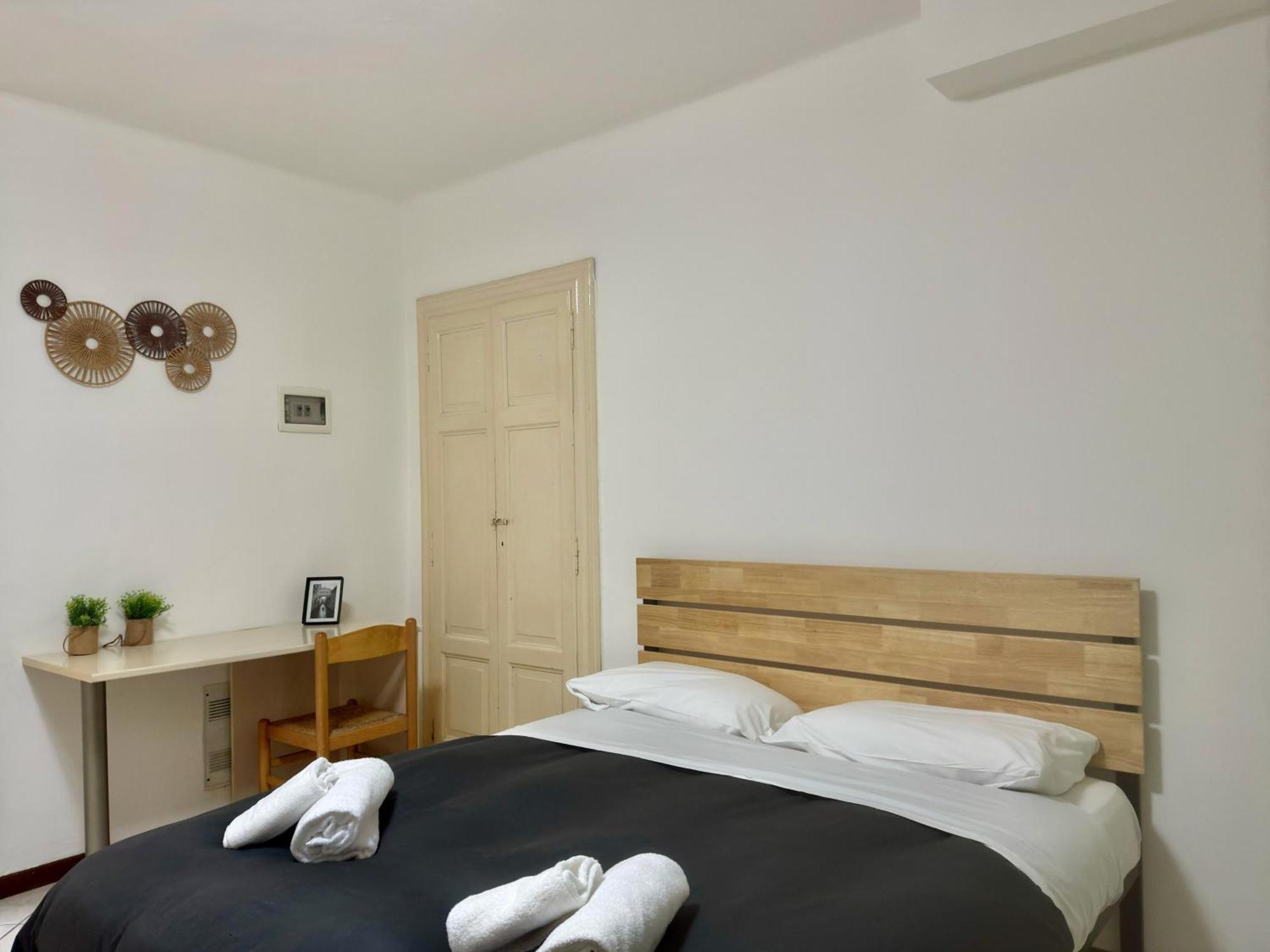 Roncati 7 Center Town Studio Apartments 벨라지오 외부 사진